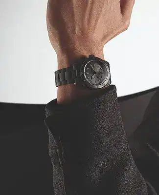 5. Men's watches 354 x 456 Man wearing a black Tudor watch on his wrist - Washington Watches