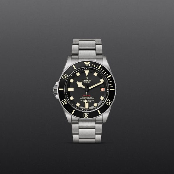 M25610TNL 0001 tudor watch carousel 1 4 10 2023