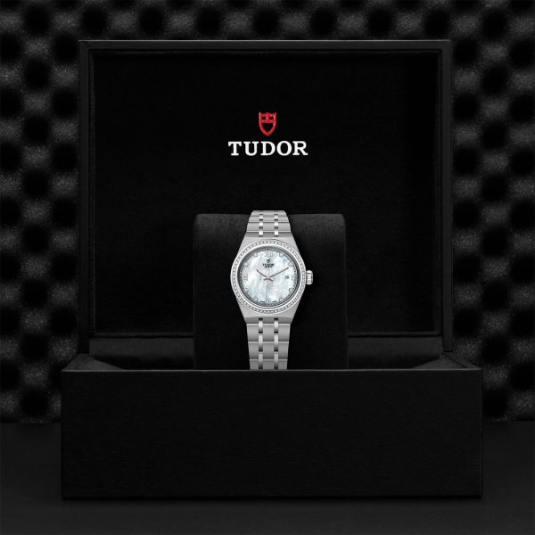 M28320 0001 tudor watch carousel 4 4 10 2023