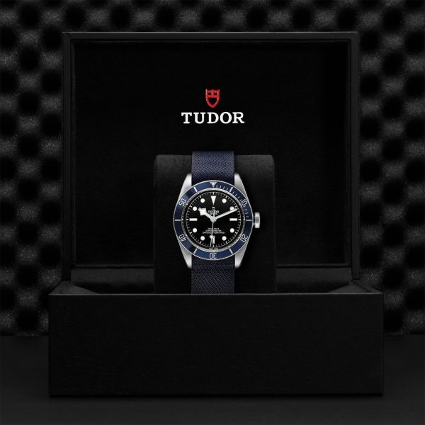 M79230B 0006 tudor watch carousel 4 4 10 2023