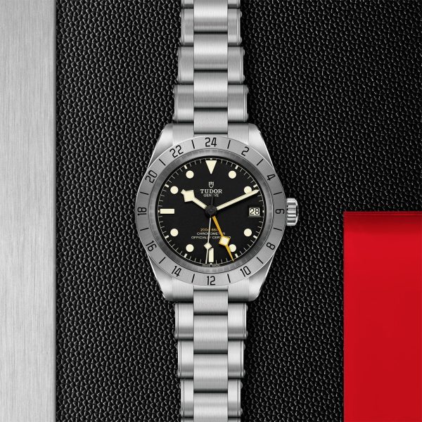 TUDOR Black Bay Pro M79470-0001 - Image 3