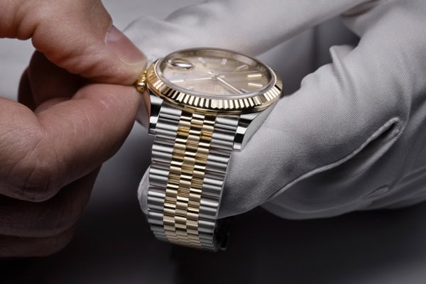 Servicing Rolex Watch - Hung Cheong