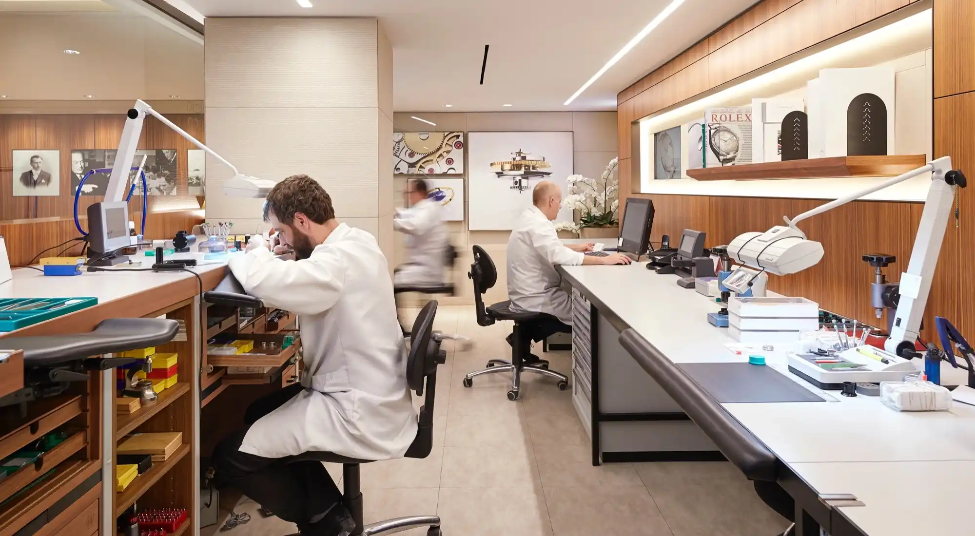rolex-servicing-procedure-sav_barcelona_tousrolexboutique_2019gv_1124-portrait Menyemak Jam Tangan Rolex - Swee Cheong Watch